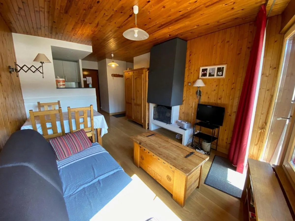 2 Pieces Au Centre Avec Cuisine Equipee Et Balcon - La Clusaz - Fr-1-459-116