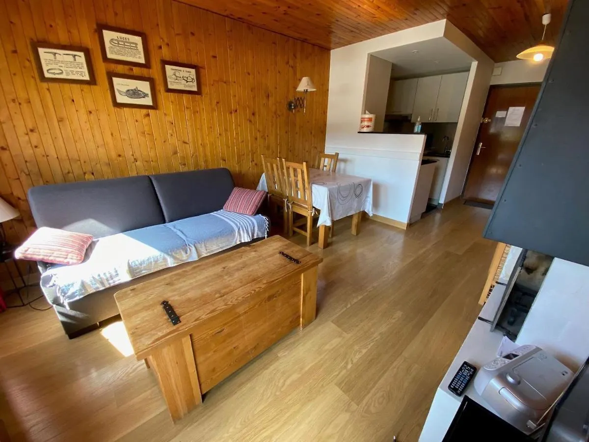 2 Pieces Au Centre Avec Cuisine Equipee Et Balcon - La Clusaz - Fr-1-459-116 Apartment